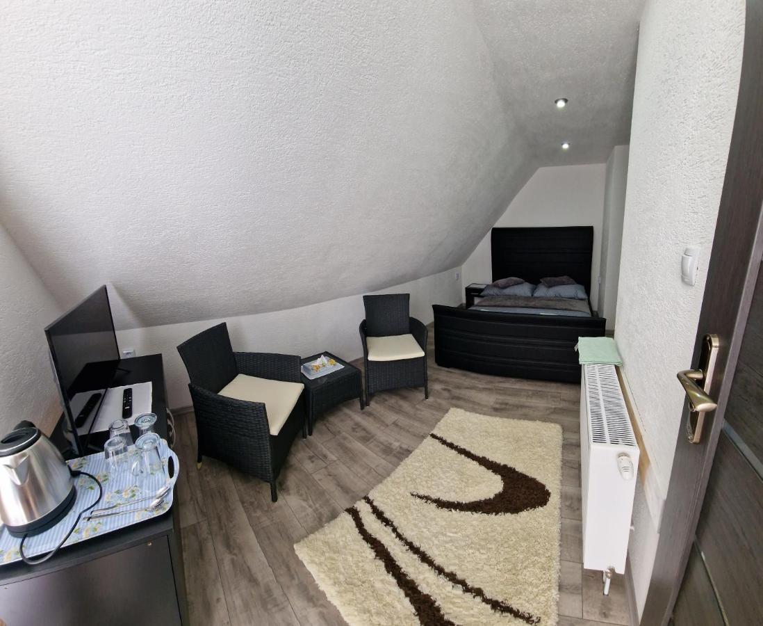 Privat Alenka Apartment Vazec Ngoại thất bức ảnh